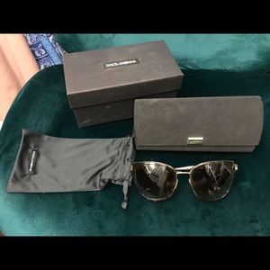 DOLCE & GABBANA DG2107  Sunglasses Tortoise Lense